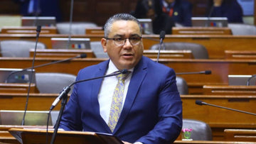 Presentan moción de censura contra el ministro Santiváñez por audio