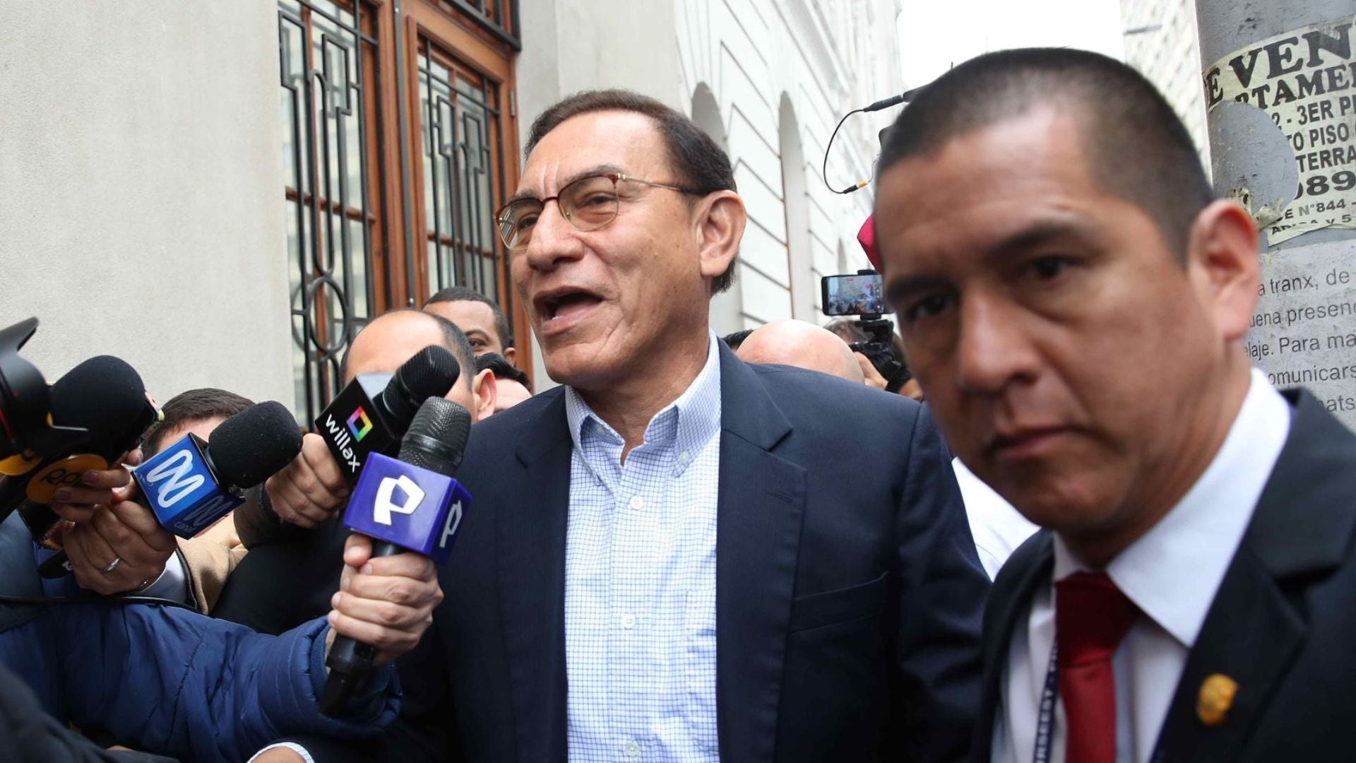 Dina promulga ley de amnistía y Vizcarra recibe 5 meses de preventiva